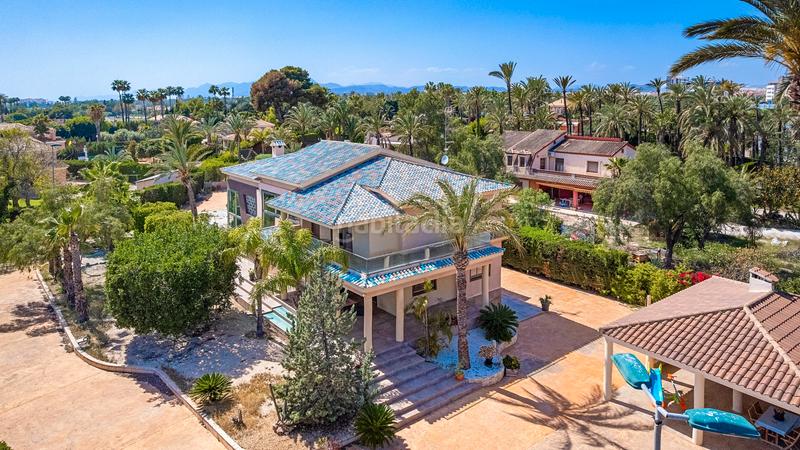 Foto 056a8df3-c3a8-4bbf-8f4d-338c43f041a4. Chalet with parking in Alzabares Elche / Elx