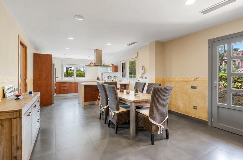 Foto 17623005-8ccd-41a4-9dc4-72dce1933405. Chalet with parking in Alzabares Elche / Elx