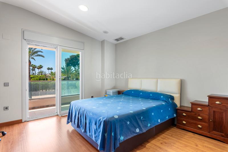 Foto 2d10dcc1-26f3-4000-8013-6521ae1a48e4. Chalet with parking in Alzabares Elche / Elx