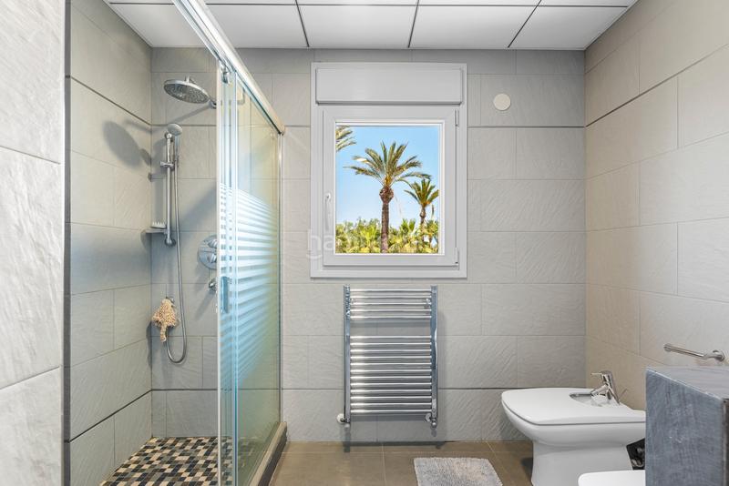 Foto 31847cd6-4ec4-4f8a-bcc9-b726a6fd2bf8. Chalet with parking in Alzabares Elche / Elx