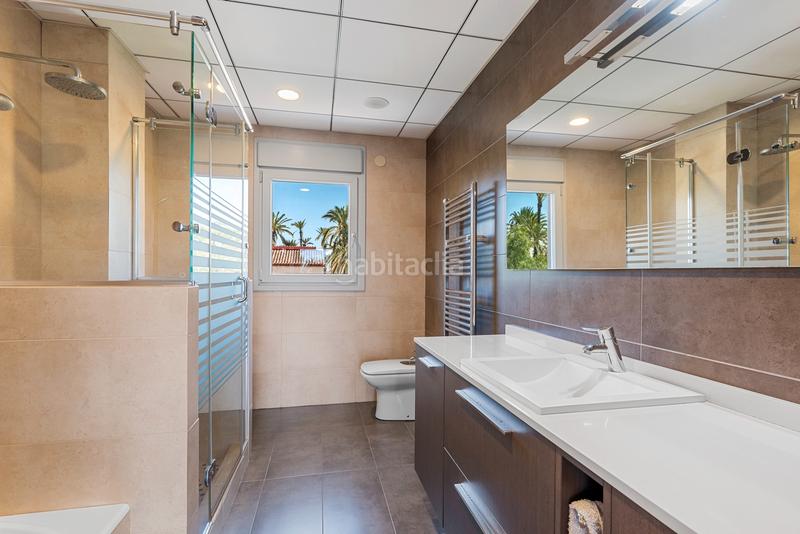 Foto 47c1da71-b6bf-43cd-832a-a465b116b816. Chalet with parking in Alzabares Elche / Elx