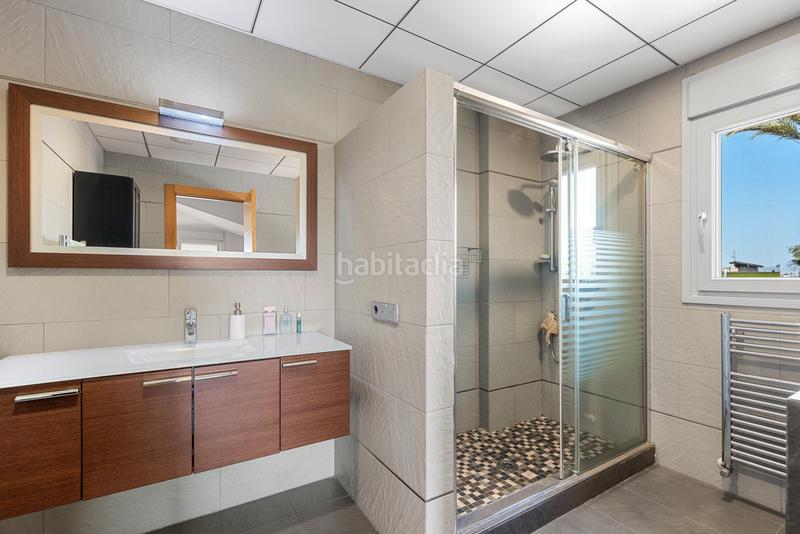 Foto 7d3fd3a3-6d03-43d6-a5e5-4287120c21ba. Chalet with parking in Alzabares Elche / Elx