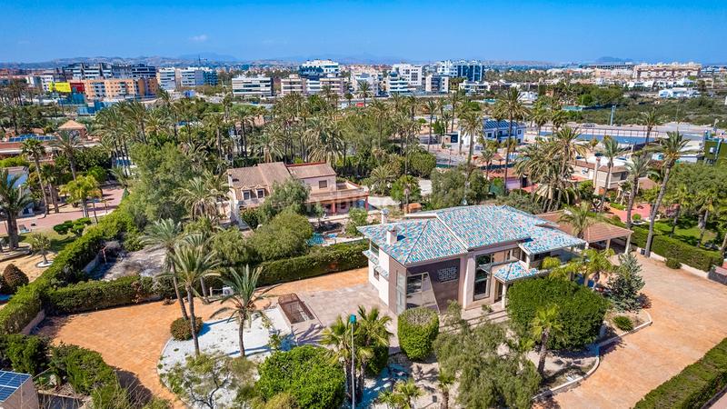 Foto a537151e-fc36-47c4-866a-b5b212141112. Chalet with parking in Alzabares Elche / Elx