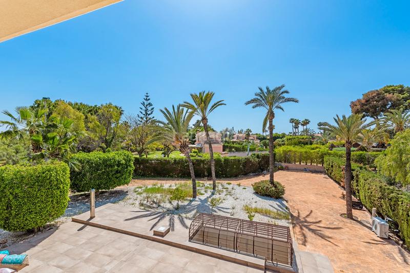 Foto dc89f16f-77ed-4dc2-8121-428e63f4e0f2. Chalet with parking in Alzabares Elche / Elx