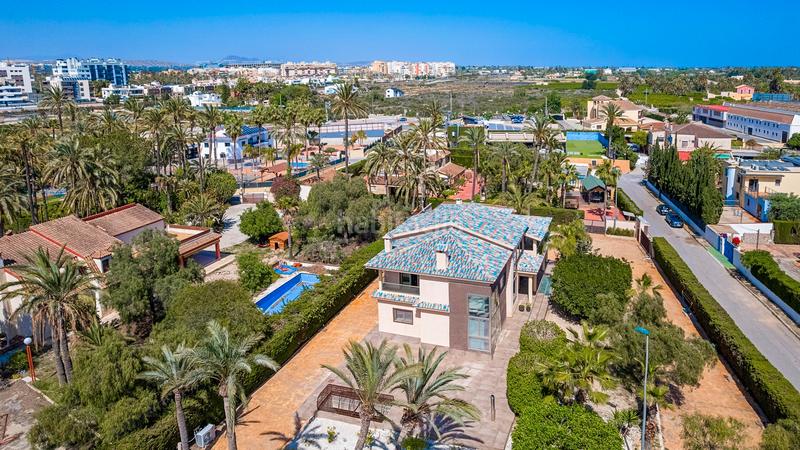 Foto fa992df5-36c5-49e0-8fbd-364ecd692c2e. Chalet with parking in Alzabares Elche / Elx