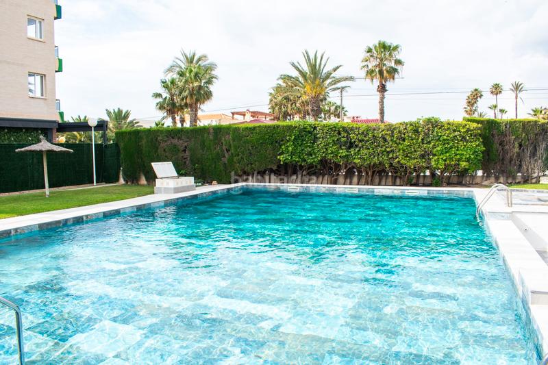 Foto 0edfe194-2b55-4b4f-be56-b6434aa5e14e. Piso descubra este piso en primera línea de mar, una auténtica joya inmobiliaria situada en el enclave más privilegiado de la costa de en Orihuela