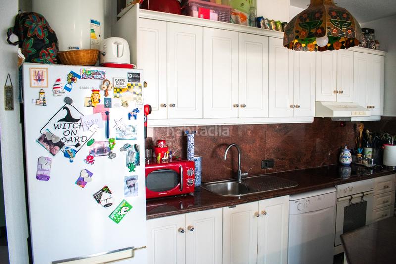 Foto b763a31e-0128-4eb7-a2cb-496fa87a0c68. Piso descubra este piso en primera línea de mar, una auténtica joya inmobiliaria situada en el enclave más privilegiado de la costa de en Orihuela