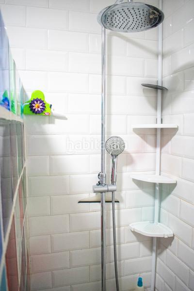 Foto bc867e11-776c-492c-991f-c37a043fd466. Piso descubra este piso en primera línea de mar, una auténtica joya inmobiliaria situada en el enclave más privilegiado de la costa de en Orihuela