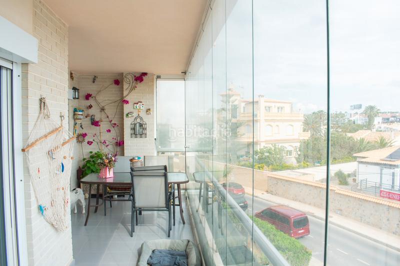 Foto d9bae163-4b38-434f-baca-fac2e0dad952. Piso descubra este piso en primera línea de mar, una auténtica joya inmobiliaria situada en el enclave más privilegiado de la costa de en Orihuela