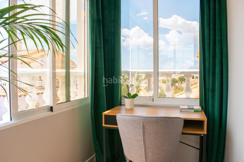 Foto 1ec5fb7c-61c3-4f07-81b0-209b1301e67b. Casa adossada amb aparcament piscina a Los Balcones y los Altos Orihuela