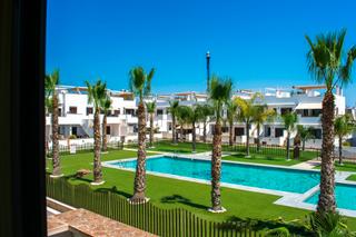 Chalet en Torre de la Horadada. En six seconds propertiesnbspte presentamos estanbspvilla adosad