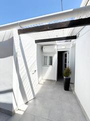 Planta baixa a Centro - Muelle Pesquero. Apartamento de 5 habitaciones con terrazas privadas y alta renta