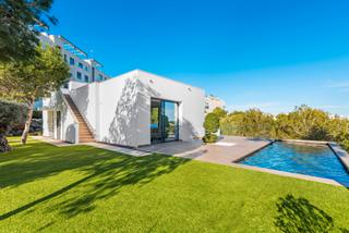 Maison à Lomas de Campoamor - Las Ramblas. Descubra la elegancia mediterránea en esta villa independiente d