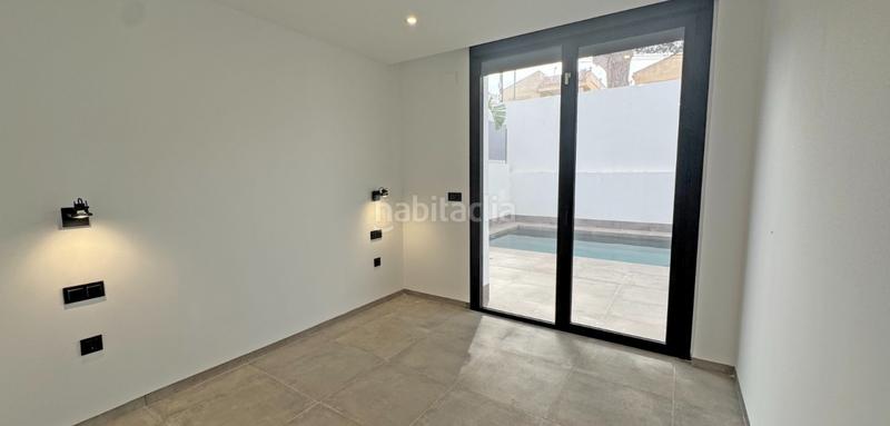 Foto 390d5bbe-5a48-453a-85a2-debdbd681264. Maison avec parking piscine dans Los Balcones-Los Altos Torrevieja