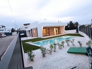Haus in Rojales. Descubre una joya inmobiliaria en el corazón de ciudad quesada u