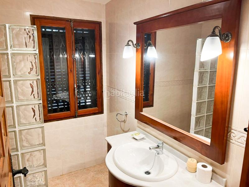 Foto 4184a224-a58c-40bc-94be-a241fd9407fc. Chalet presentamos una maravillosanbspvilla independiente situada en una de las zonas más exclusivas de Punta Prima, a solo 6 minutos and en Orihuela