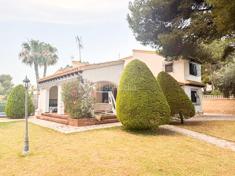 Foto 76cc76fa-2795-47c6-9f75-2b03f16541ac. Chalet presentamos una maravillosanbspvilla independiente situada en una de las zonas más exclusivas de Punta Prima, a solo 6 minutos and en Orihuela