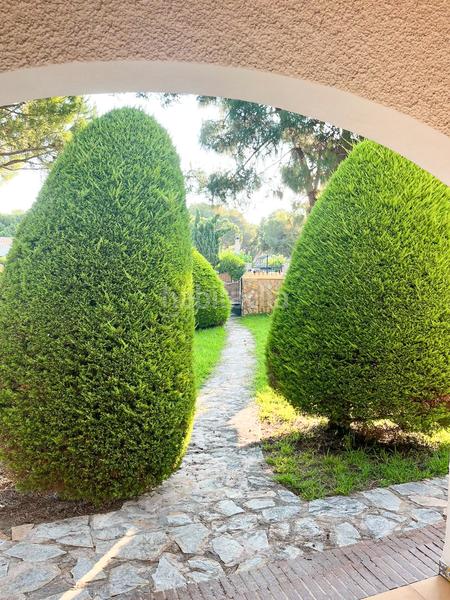 Foto ba80fb7f-9a2e-4c7d-b2af-557244e1f900. Chalet presentamos una maravillosanbspvilla independiente situada en una de las zonas más exclusivas de Punta Prima, a solo 6 minutos and en Orihuela