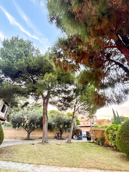 Foto cab45ec6-3e57-4ead-9f3e-aab8f4d14230. Chalet presentamos una maravillosanbspvilla independiente situada en una de las zonas más exclusivas de Punta Prima, a solo 6 minutos and en Orihuela