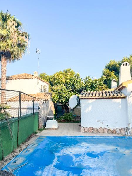 Foto f47359f3-02ae-4620-8dee-1ccfcd3b5674. Chalet presentamos una maravillosanbspvilla independiente situada en una de las zonas más exclusivas de Punta Prima, a solo 6 minutos and en Orihuela