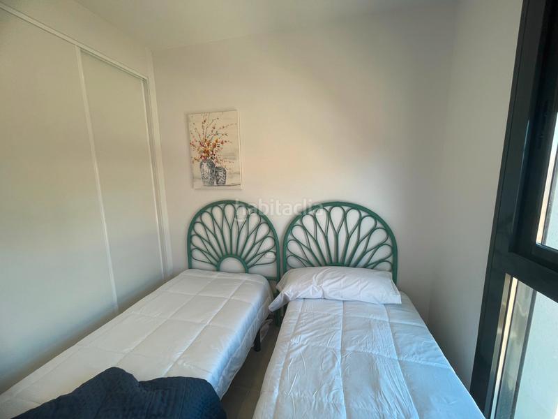 Foto 6884f24e-fc76-43a8-9818-c0fc6e86c635. Casa sumérgete en el confort y la exclusividad de este sofisticado bungalow de obra nueva en la prestigiosa zona de pau 26, en Orihuela