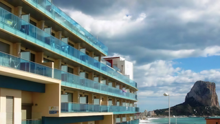 Apartament a Manzanera-Tosal. Descubre la esencia del mediterráneo en este elegante piso en ca