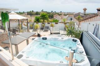 Maison à San Miguel de Salinas. Presentamos estanbspvilla independientenbspubicada en la tranqui