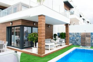 Maison à Desamparados - Hurchillo - Torremendo. Te presentamos esta exclusiva villa independiente situada en la