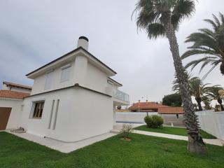 Maison à La Zenia. En el corazón de la exclusiva zona residencial de cabo roig, a t