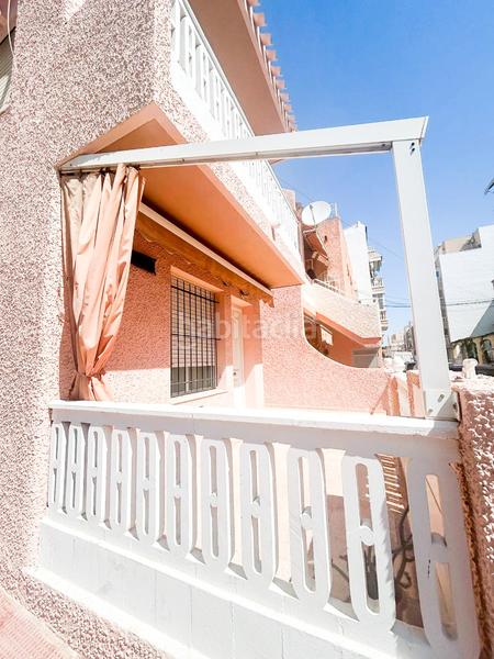 Foto c51345fb-5cea-40a9-a38d-01f4d927a164. Maison dans Avenida Habaneras - Curva de Palangre Torrevieja