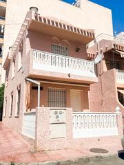 Maison à Avenida Habaneras - Curva de Palangre. Descubra este elegante dúplex de 108 m ubicado en torrevieja cen