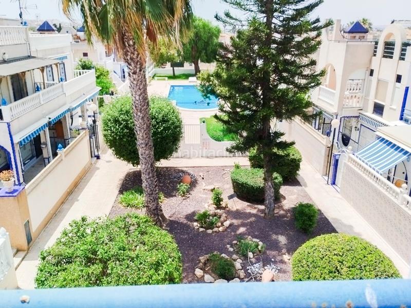 Foto c2817ed5-b306-4470-a370-031b2614c132. Casa a schiera con piscina in Zona Carrefour - Urbanizaciones Torrevieja