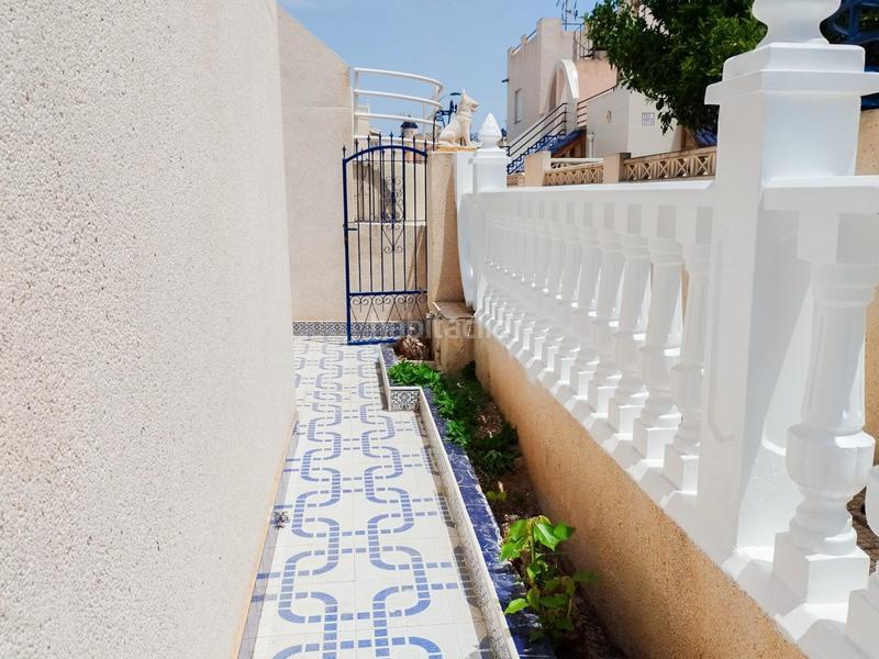 Foto d7ac0e54-4ae9-4ab7-ae34-c56be2c927d2. Casa a schiera con piscina in Zona Carrefour - Urbanizaciones Torrevieja