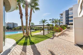 Apartament a Villamartín-Las Filipinas. Descubra la esencia del lujo mediterráneo en este maravilloso ap