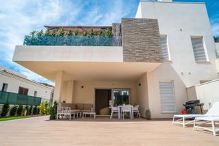 Casa a Algorfa. Descubre este modernonbspapartamento en planta baja ubicado en e