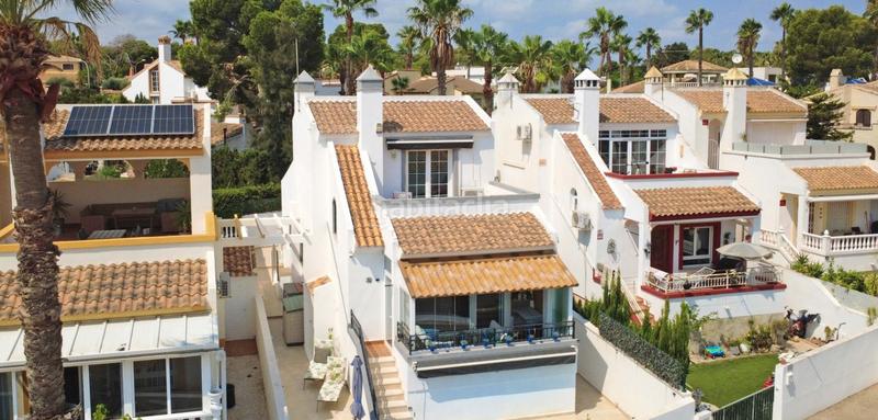 Foto c0e79e9a-5f68-4799-a0ae-4c6cdf95f1ca. Casa descubra esta magnifica villa reformada en villamartin, donde la modernidad y la comodidad se fusionan en cada detalle. la propied en Orihuela
