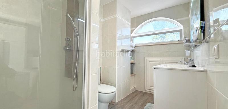 Foto f4fdc116-f8ea-4077-a1a9-ae3ff70cc0b2. Casa descubra esta magnifica villa reformada en villamartin, donde la modernidad y la comodidad se fusionan en cada detalle. la propied en Orihuela