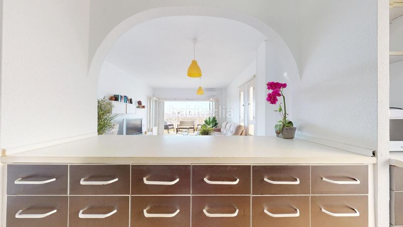 Foto 3a9086aa-35e8-4381-a197-f406e2d80672. Apartamento a solonbsp10 metros del reluciente mar, este acogedor apartamento ennbspplaya lisanbspes una oportunidad única de disfrutar del me en Santa Pola