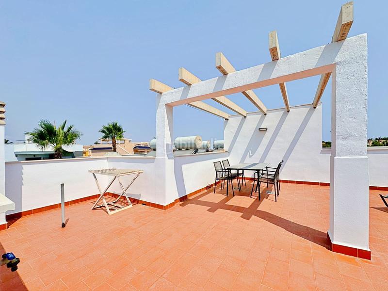 Foto 68f9333d-ff92-42eb-9864-5e9316c33cc3. Apartamento presentamos este exclusivo apartamento de reciente construcción en una prestigiosa zona residencial , junto a los altos en torrevi en Torrevieja