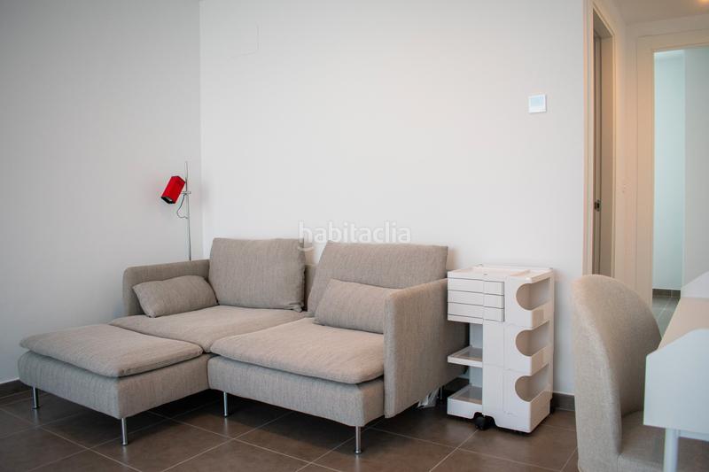 Foto 30b1d942-5f6e-416c-9c79-b5b8b8b35d23. Casa adosada presentamos este chalet adosado de obra nueva a estrenar en 2025, una vivienda diseñada para ofrecer el máximo confort en la costa en Santa Pola