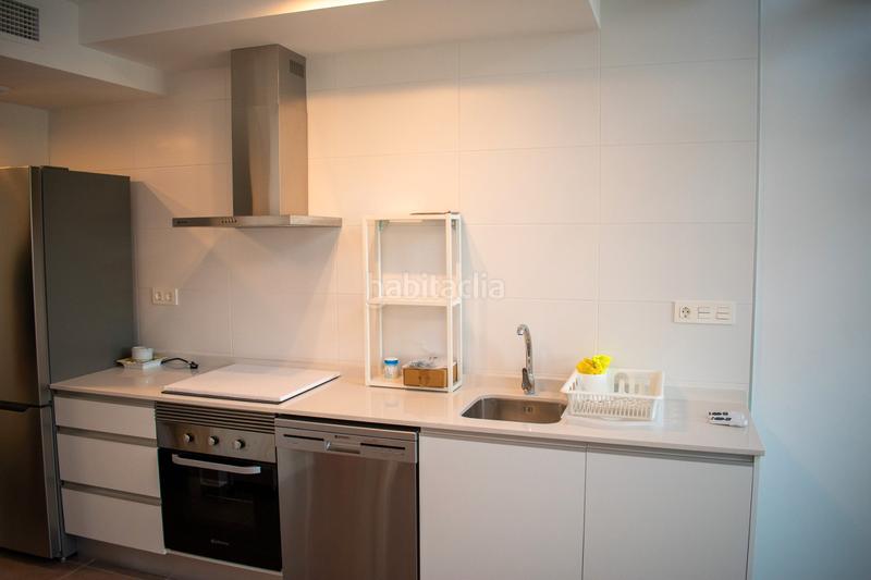 Foto 515c81a7-547b-48da-8afe-2e623f99ddab. Casa adosada presentamos este chalet adosado de obra nueva a estrenar en 2025, una vivienda diseñada para ofrecer el máximo confort en la costa en Santa Pola