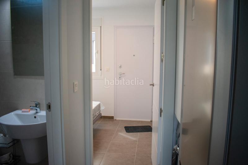 Foto 5ec6b397-2cd0-437e-84bd-964a018b5d3b. Casa adosada presentamos este chalet adosado de obra nueva a estrenar en 2025, una vivienda diseñada para ofrecer el máximo confort en la costa en Santa Pola