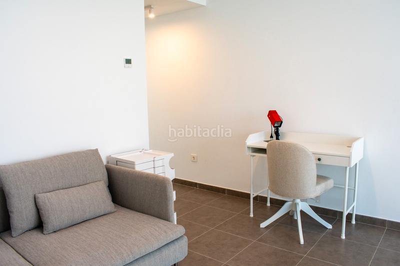 Foto 73775fbd-8792-4899-96ff-c90da727eb1a. Casa adosada presentamos este chalet adosado de obra nueva a estrenar en 2025, una vivienda diseñada para ofrecer el máximo confort en la costa en Santa Pola