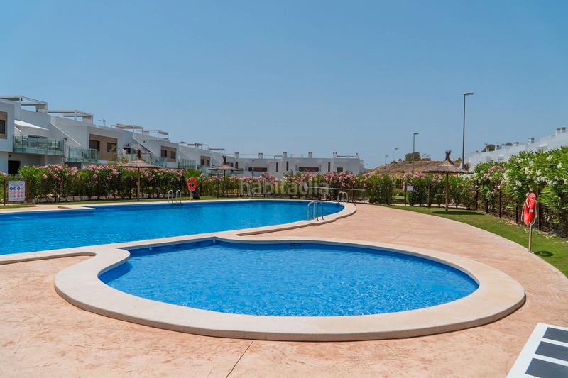 Foto 8179972a-0e54-47f9-82bc-f5b92c1a1b30. Casa adosada le presentamos una magnífica oportunidad de adquirir ennbspresidencial de 4 exclusivos adosados en vistabella golf, costa en Orihuela