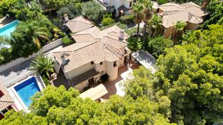 Maison à Bonalba-Cotoveta. Te presentamos estanbspespectacular villa independiente en los l