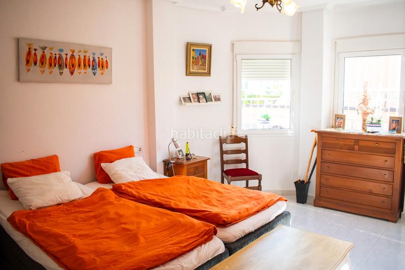 Foto 0bef1bdb-97db-413e-8c3a-c9c8fb78d59d. Xalet amb aparcament piscina a La Zenia Orihuela