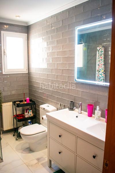 Foto 981f28d3-d379-4883-ba6d-a25e6fb8f267. Xalet amb aparcament piscina a La Zenia Orihuela