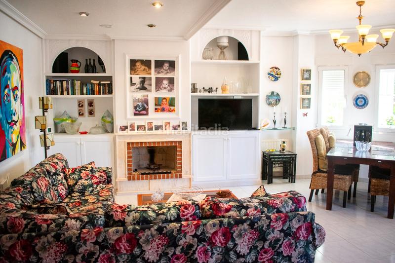 Foto b60c72c0-7ff1-4f32-be5a-276de30fb192. Xalet amb aparcament piscina a La Zenia Orihuela