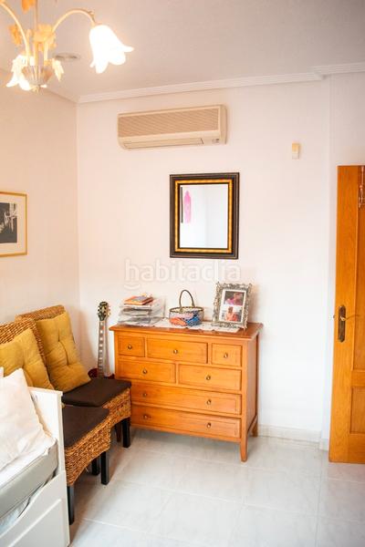 Foto c5f90c79-1950-4f0b-a109-57a10f2f8a01. Xalet amb aparcament piscina a La Zenia Orihuela