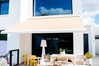 Xalet a Formentera del Segura. Presentamos esta villa semi separada de 132 m construidos sobre